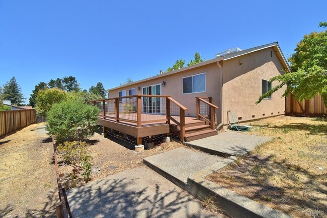 Building Photo - $3,990 - GORGEOUS 3 BEDROOM HOME IN THE MI...