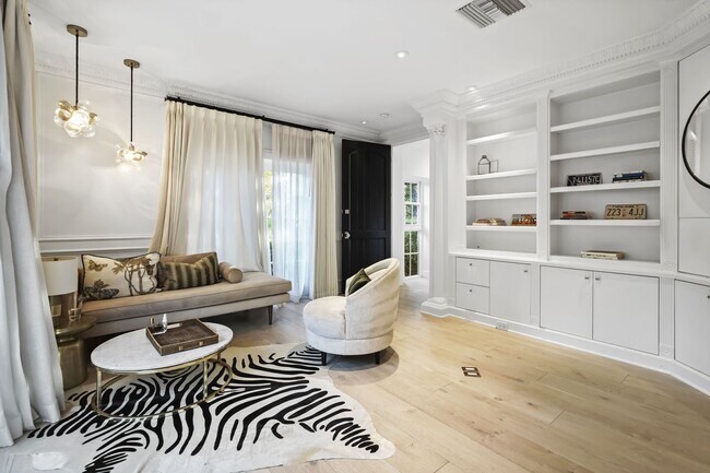 Building Photo - 23255 Mariposa De Oro St