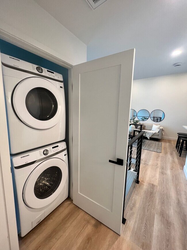 Building Photo - Remington