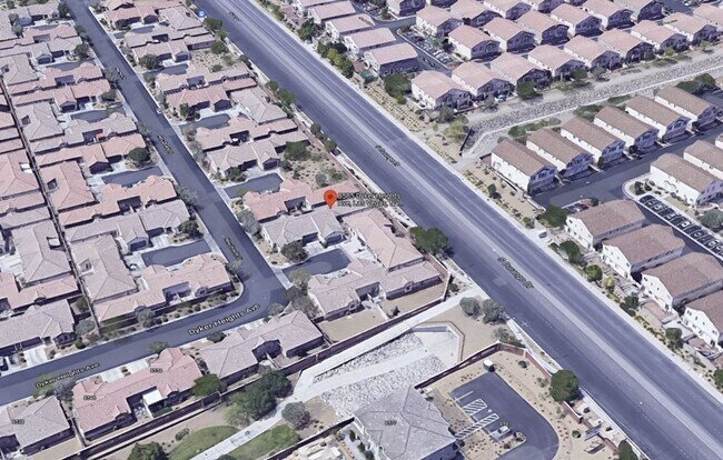 Building Photo - Beautiful Single Story Town Home in Mountains Edge Community