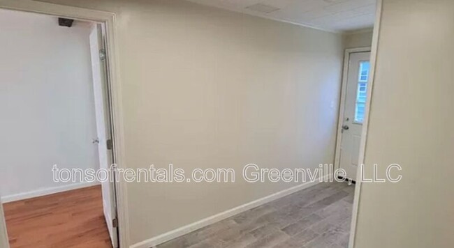 Building Photo - 2081 Hayne St