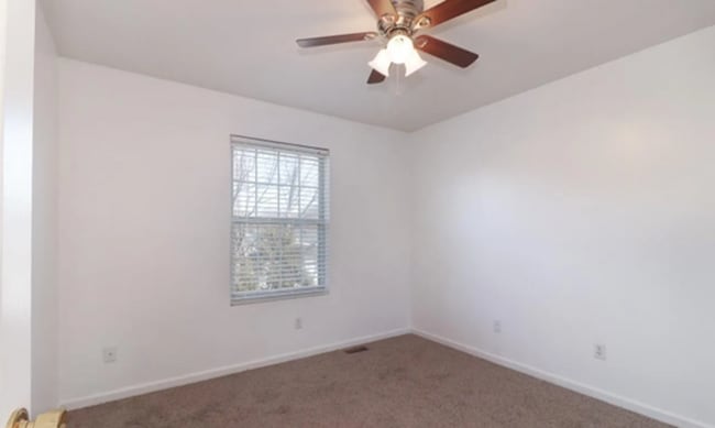 Building Photo - Spacious & Stylish 4-Bed, 4-Bath Townhome ...