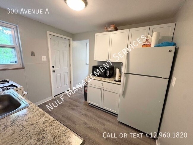 Primary Photo - 300 Avenue A