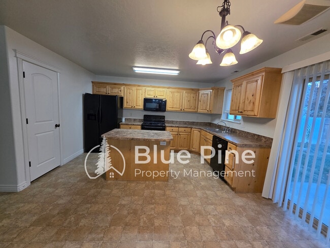 Building Photo - 3606 Goldstone Dr