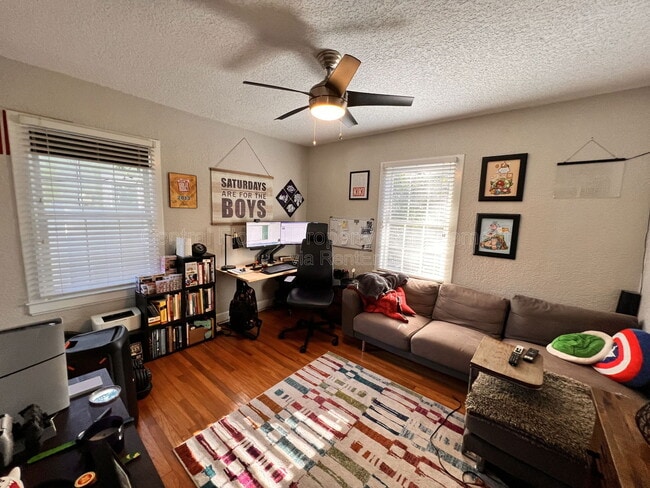 Building Photo - 750 Royal Palm Ct