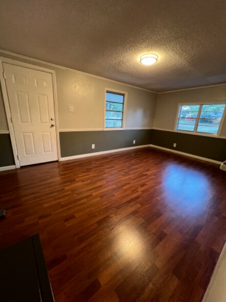 Building Photo - 119 Fairlane Dr