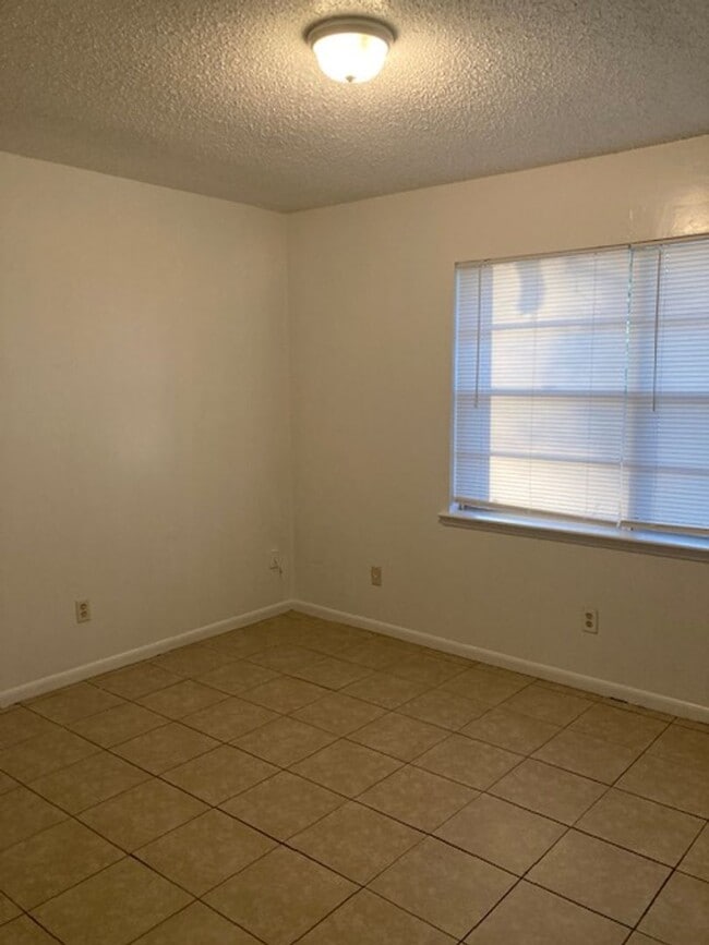 Building Photo - Orange Grove 4 Bedroom