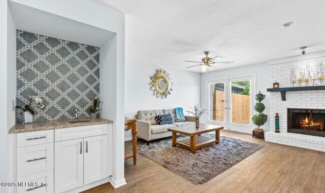 Building Photo - 10959 Peppermill Ln