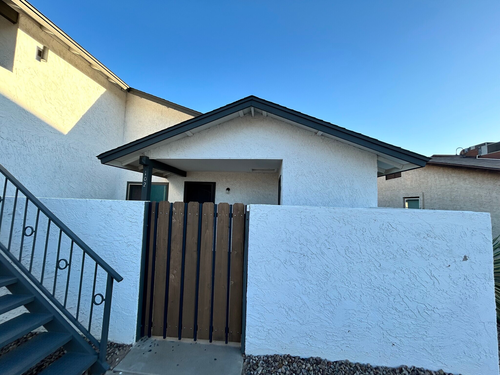 Building Photo - 5950 E Norland St