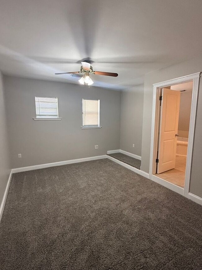 Building Photo - Stunning 2BR 2BA SFR w/ Private Pool • 2-Car Garage in Clearwater