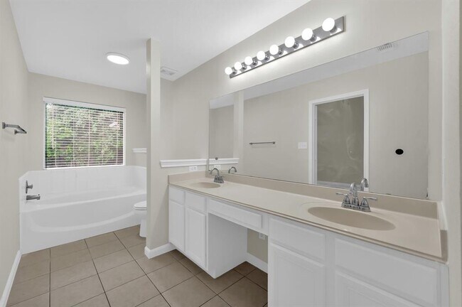 Building Photo - 22727 Bridgewater Dr