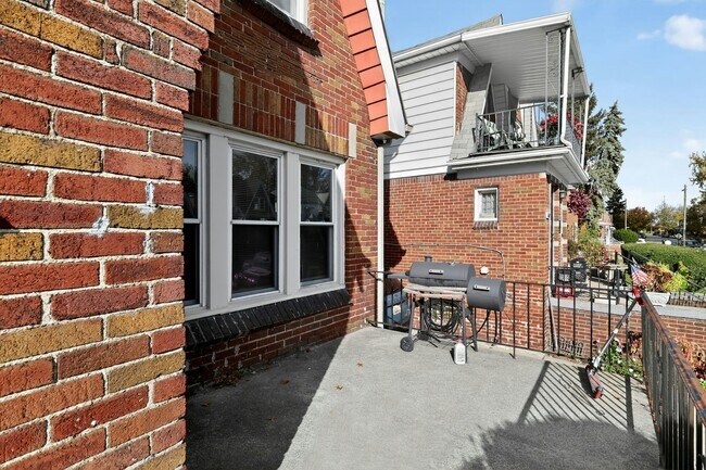 Building Photo - 16171 Cheyenne St