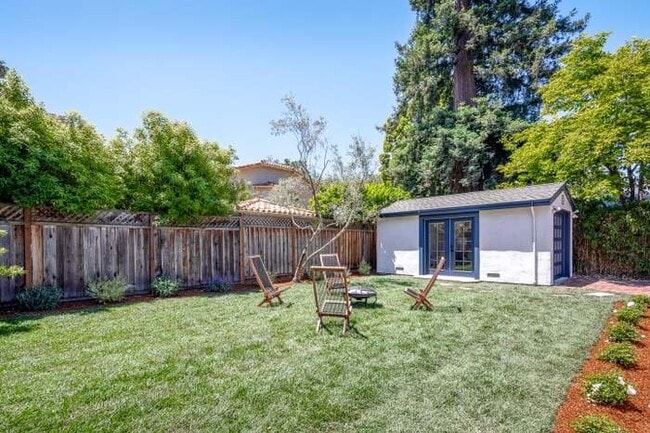 Building Photo - 1624 Mariposa Ave