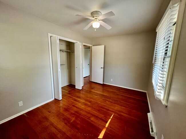 Building Photo - Spacious Home 3 Bedroom w/Fin basement for...