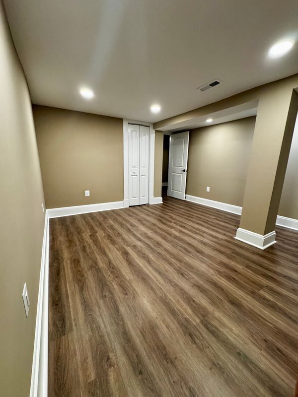 Building Photo - 2613 Chesterfield Ave