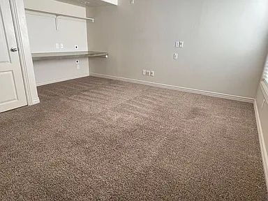 Building Photo - "Spacious 4-Bedroom Townhouse in Eagle Mou...
