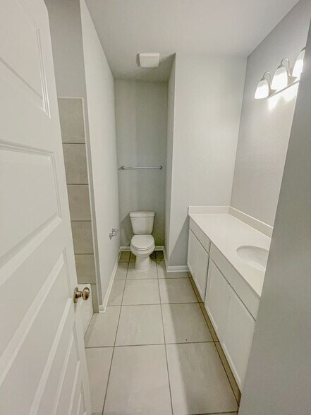 Building Photo - 465 Unforgiven Ln