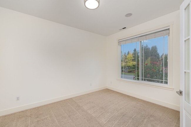 Building Photo - Beautiful Craftsman home available for ren...