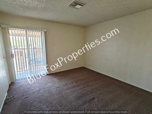 Building Photo - 4122 E Bermuda St