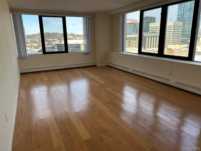 Building Photo - 4 Martine Ave