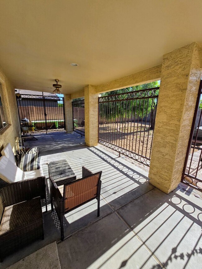 Building Photo - STUNNING 4 Bed, 2.5 Bath Oasis with Pool Your Dream Home Awaits!