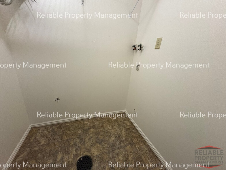 Building Photo - 1799 Ironwood Dr
