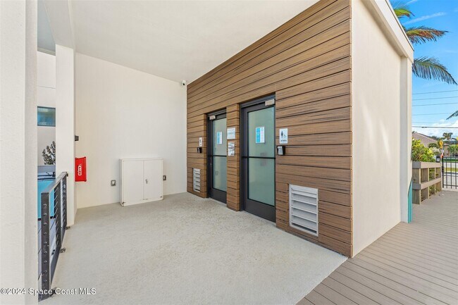 Building Photo - 225 Strand Dr