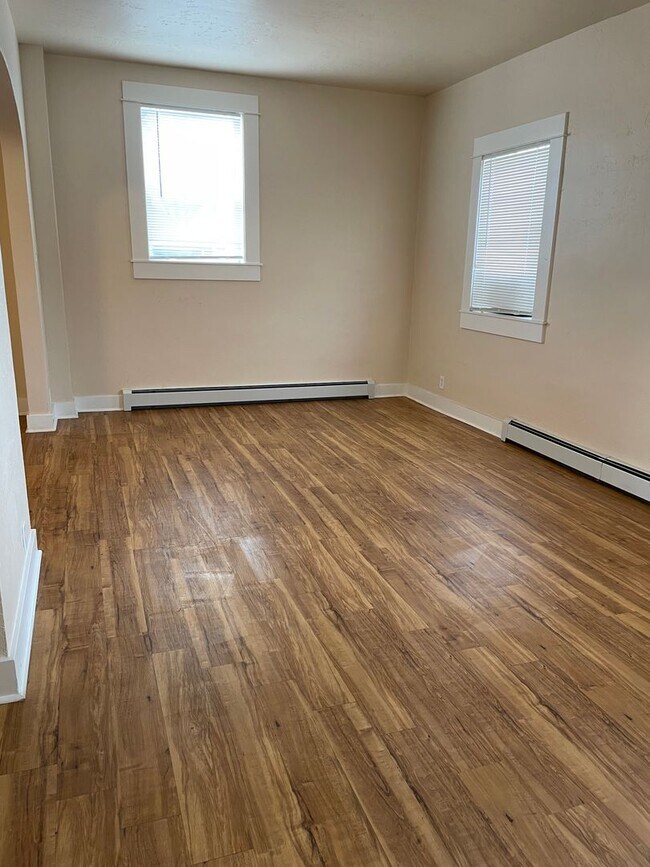 Building Photo - Johnstown Apartments (KC-KS)