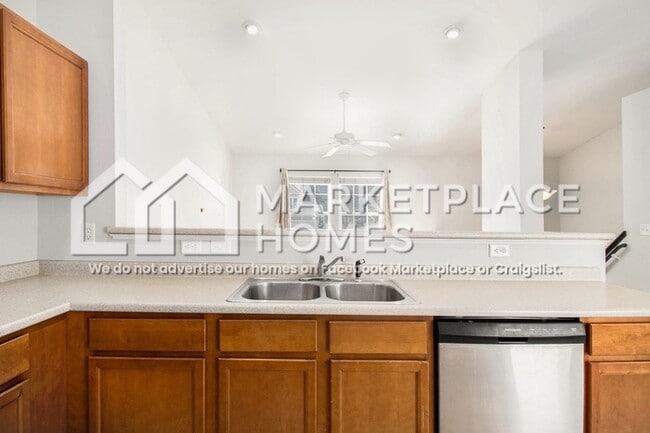 Building Photo - 4722 Torrington Dr SE