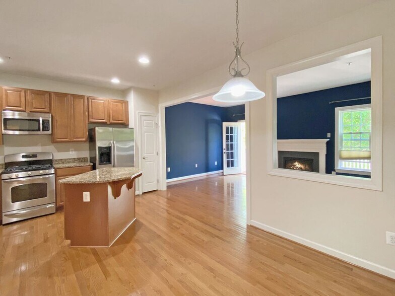 Building Photo - 9706 Braidwood Ter