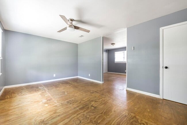 Building Photo - 1032 Taylors Mill Rd