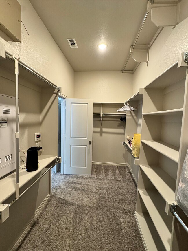 Building Photo - 4365 Union St