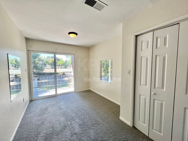 Building Photo - 2016 Canal Dr