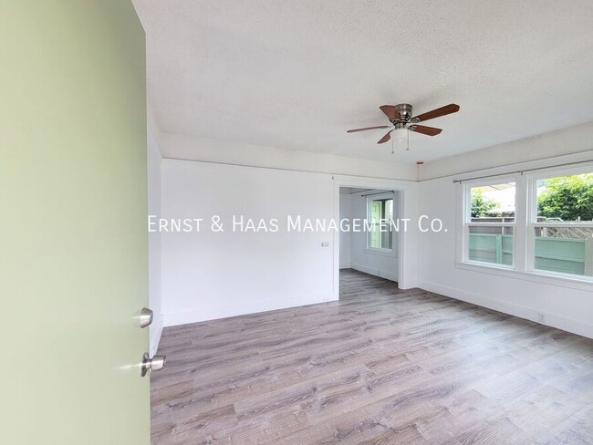 Building Photo - 906 1/2 Dawson Ave-