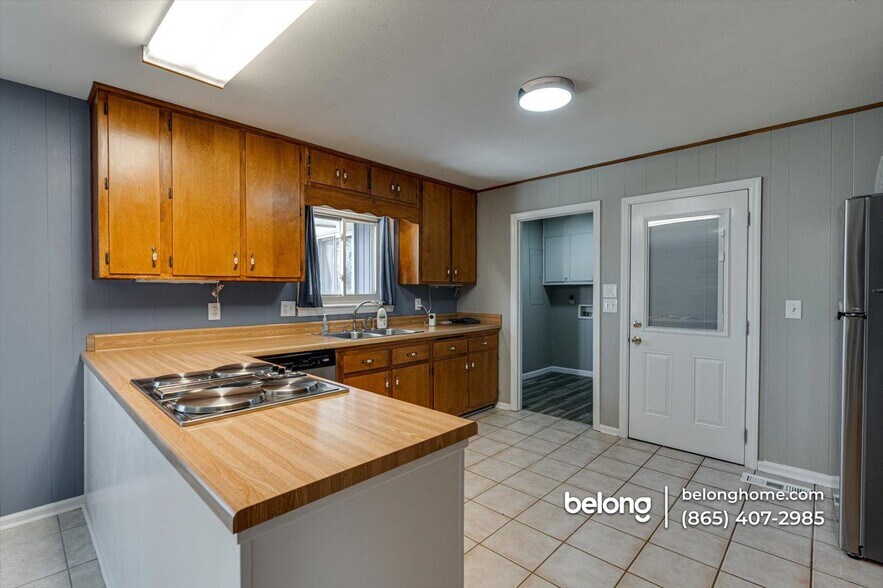 Building Photo - 2324 Mark Ln