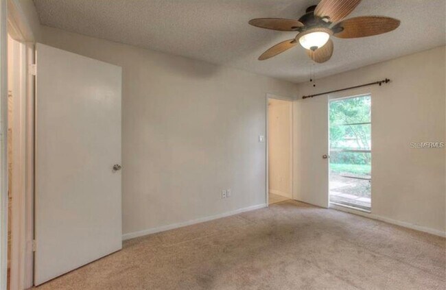 Building Photo - 1761 Lakeview Village Dr