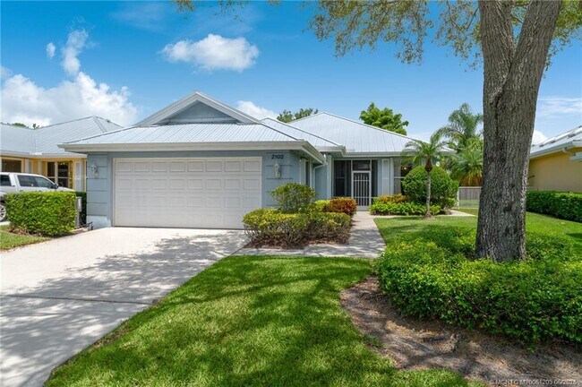 Primary Photo - 2102 SW Mayflower Dr