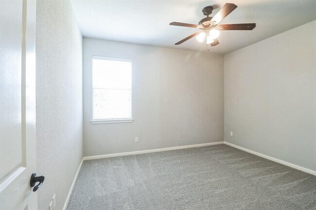 Building Photo - 3913 Remington Rd