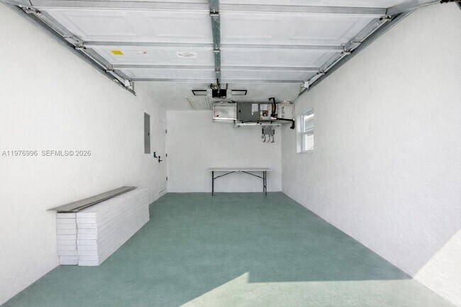 Building Photo - 461 SW 1st St