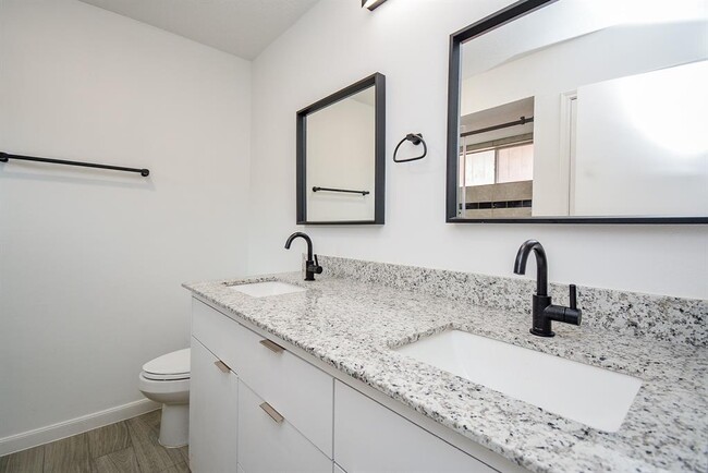 Building Photo - 1510 Plumwood Dr