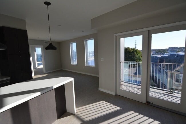 Building Photo - 120 Savin Hill Ave
