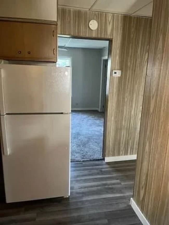 Building Photo - 406 S 6th Ave