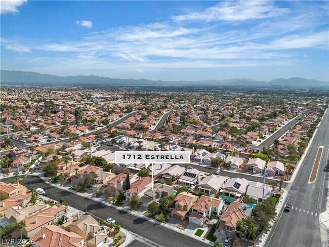 Building Photo - 1712 Estrella St