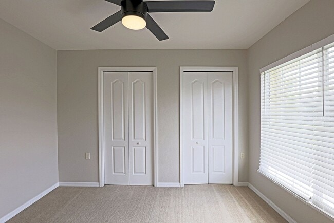 Building Photo - Villages of Stoneybrook 12000-1403