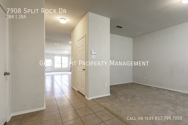 Building Photo - 7908 Split Rock Dr
