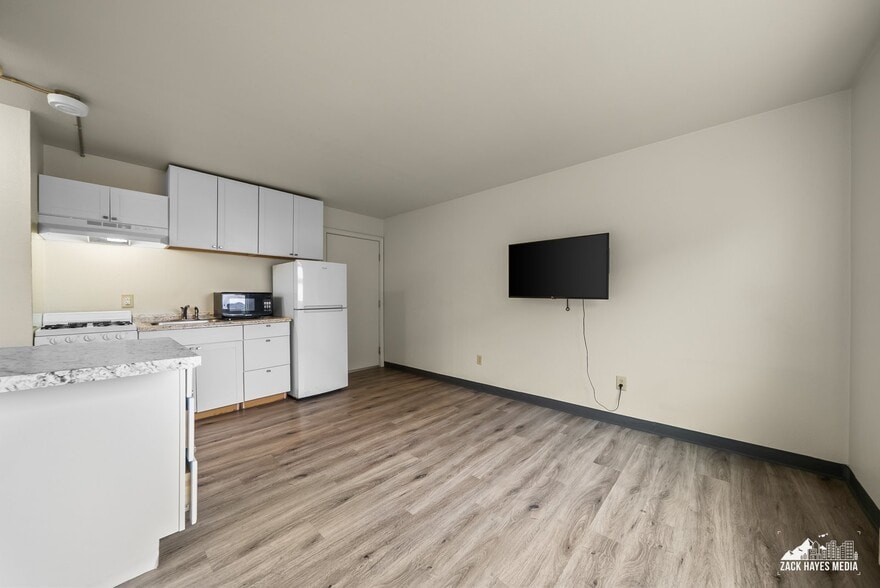 Building Photo - 618 Gambell St