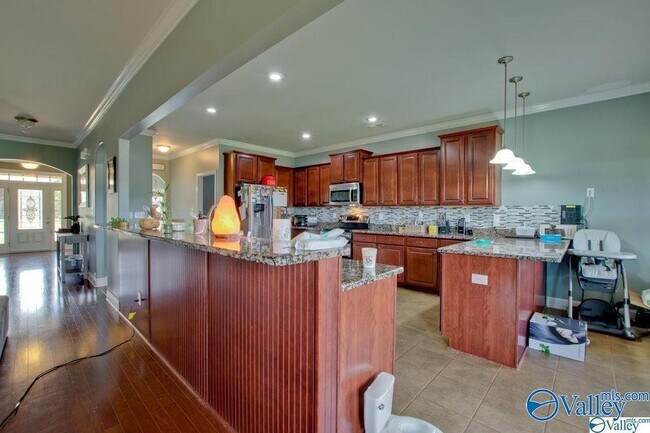 Building Photo - 705 Tide Creek Dr SW