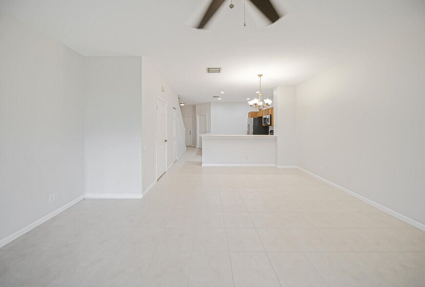 Building Photo - 9755 Porta Leona Ln