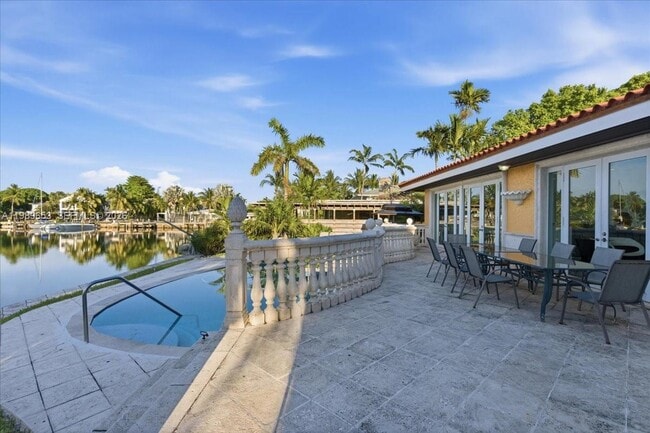 Building Photo - 1249 Biscaya Dr