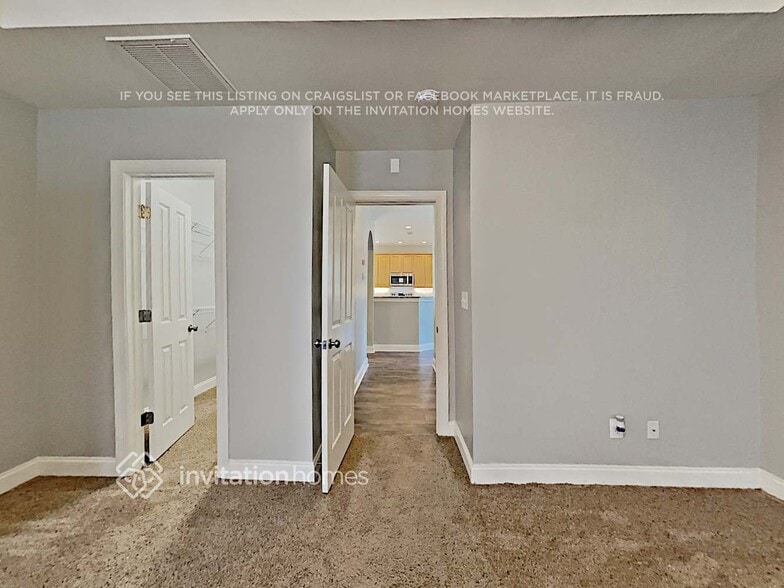 Building Photo - 14909 Almondell Dr